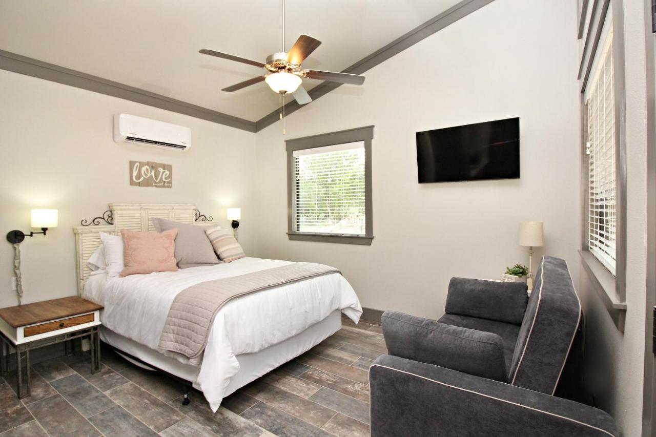Green Acres Cottages - Wimberley Suite Экстерьер фото